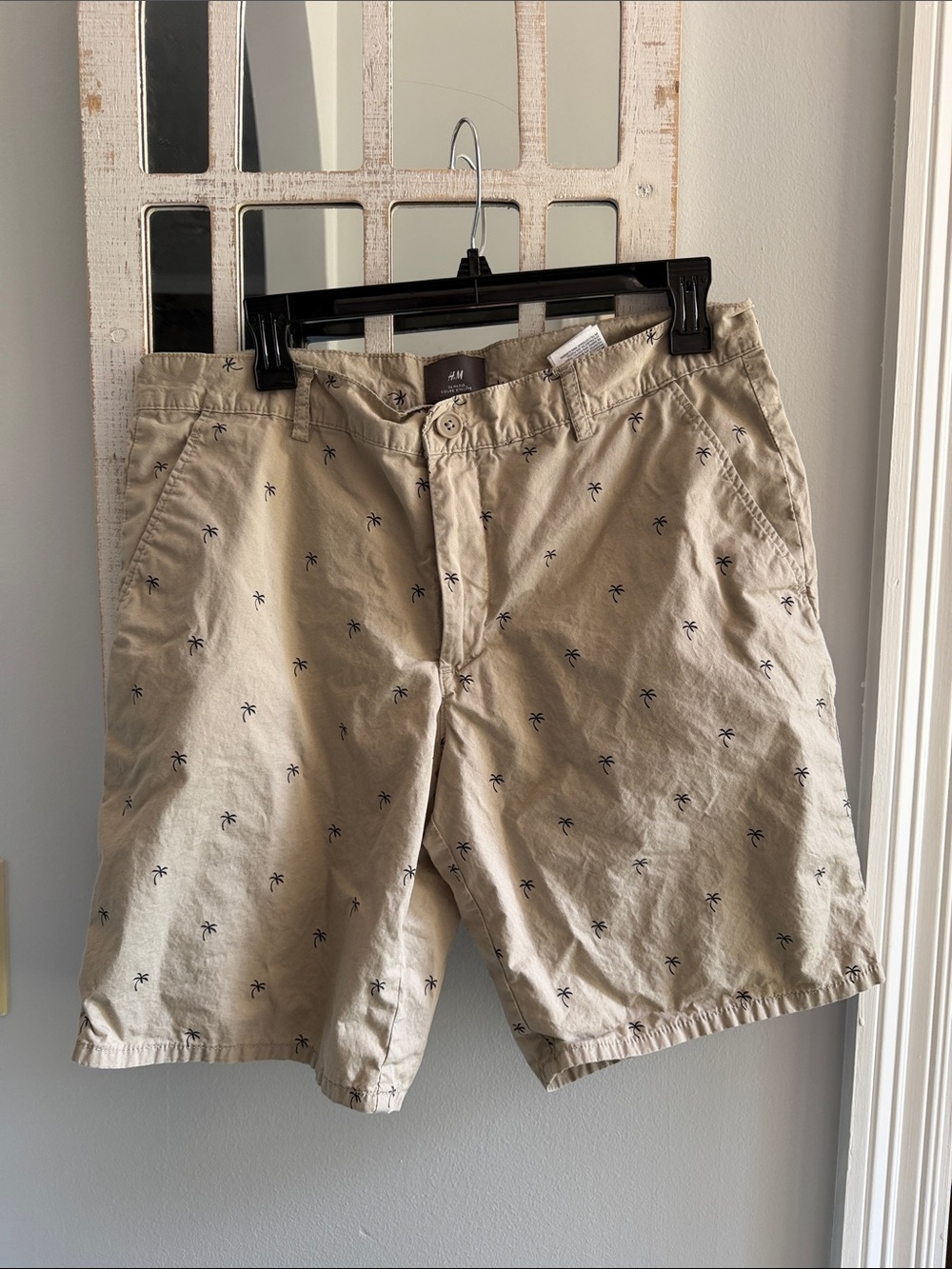 H&M Beige Palm Print Flat-Front Men's Shorts